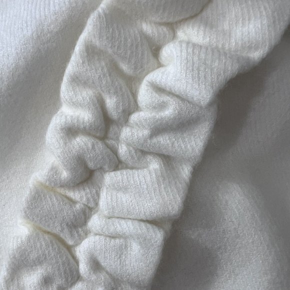 Echo Designer Ruffled Ivory Knit Scarf 66” NWT New - Picture 9 of 9